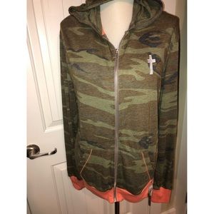 🚫 NEW Camo cross zip-up